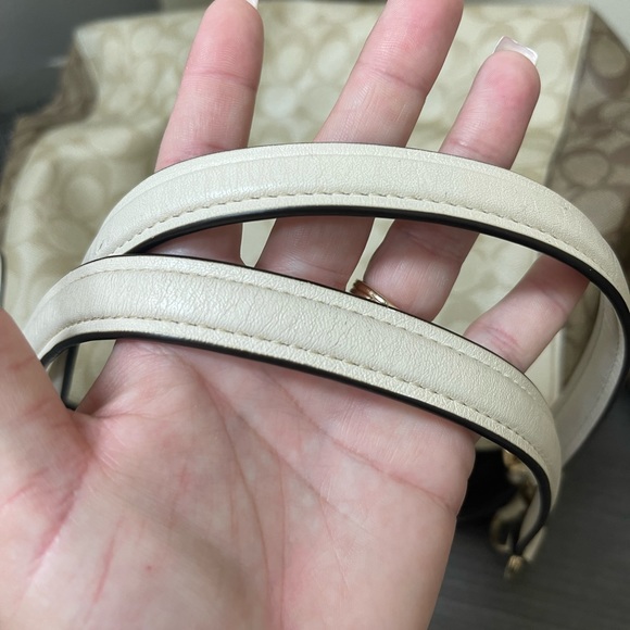 Coach - Picture 5 of 5